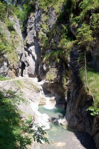 Ausflug in die Berge für familien mit kleinen Kindern: Gießenbachklamm und Schopper Alm