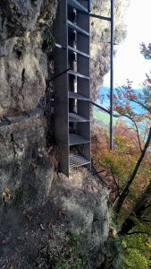 Wanderung zum Grafenloch: Achtung Trittsicherheit erforderlich!