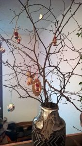 Backen und Dekoration für die Weihnachtszeit zum Einstimmen: kreativer Weihnachtsschmuck