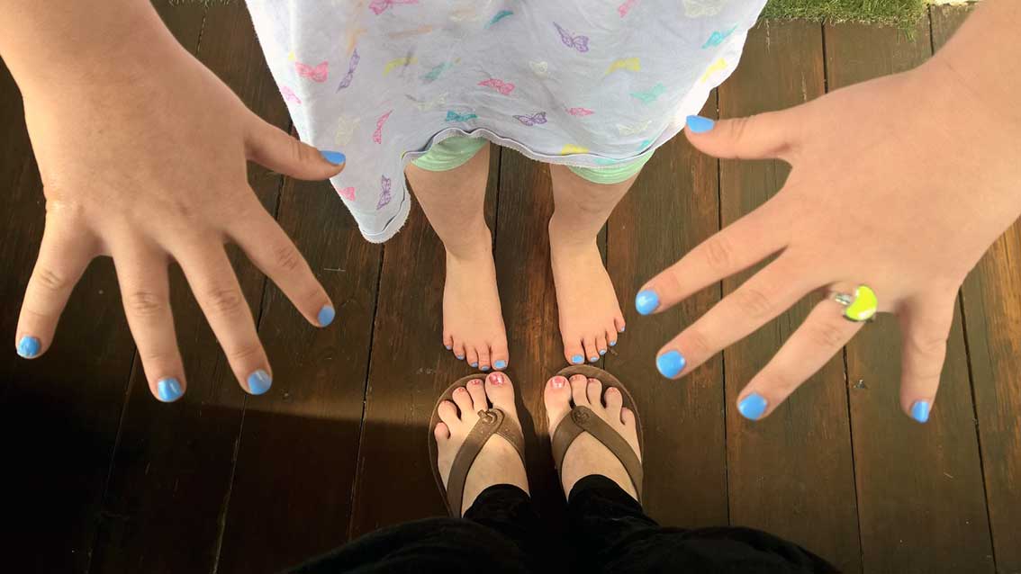 Mit Kindern daheim entspannen? Was ist der richtige Mix aus Ruhe, Aufräumen und Aktivitäten?