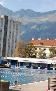 Ausflug ins Tivoli Schwimmbad in Innsbruck und ganz viel Sonnenschein im Grünen