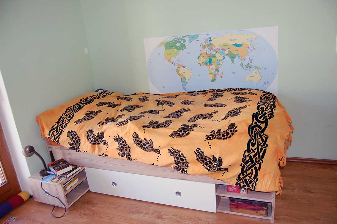 Dekoration im Kinderzimmer mit Wandaufkleber: Schritt-für-Schritt-Anleitung