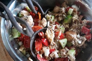 Altes Brot verwerten: Rezept Brotsalat