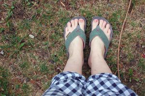 nachhaltige und vegane Zehentrenner