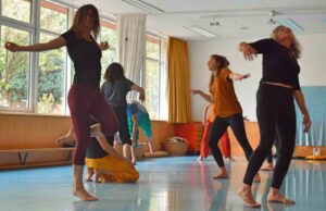 5 Rhythmen: Tanz eine Welle am Sonntag