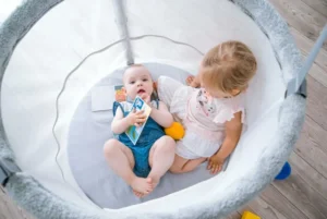 Geborgenheit für Baby und Kinder mit der Memola Babywiege